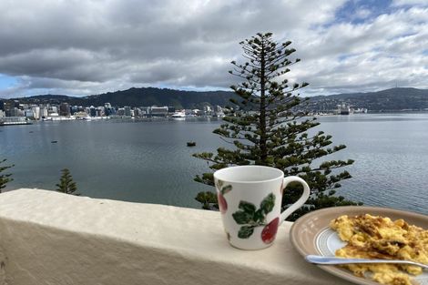 Photo of property in Sunhaven Flats, 262 Oriental Parade, Oriental Bay, Wellington, 6011