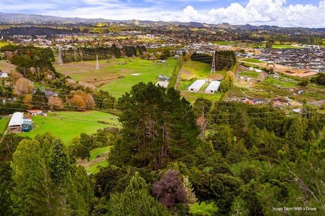 Photo of property in 48 Pinetone Road, Kumeu, 0892