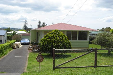 Photo of property in 1 Crawford Avenue, Mangere Bridge, Auckland, 2022