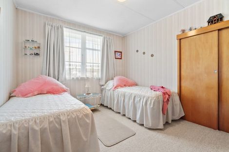 Photo of property in 9 Madden Place, Solway, Masterton, 5810