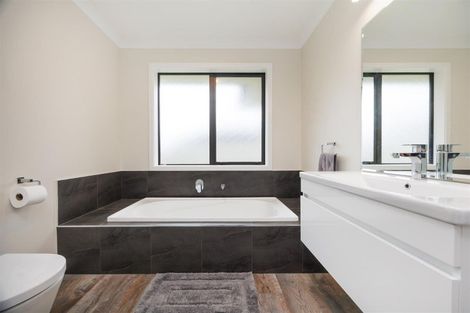 Photo of property in 51 Wilson Street, Bulls, 4818