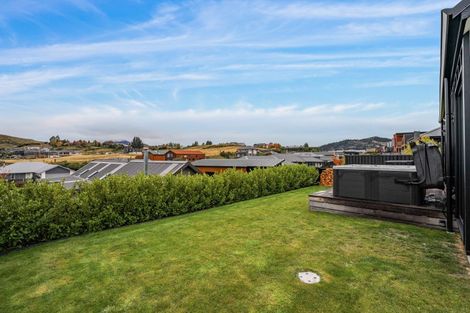 Photo of property in 2 Mcneil Crescent, Wanaka, 9305
