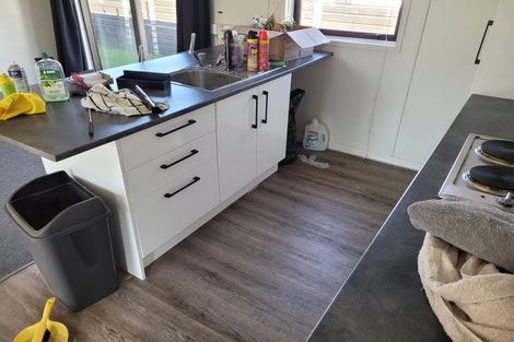 Photo of property in 12 Victory Place, Aramoho, Whanganui, 4500