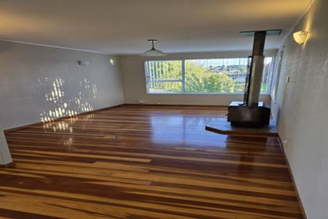 Photo of property in 24 Fairdale Place, Birkdale, Auckland, 0626