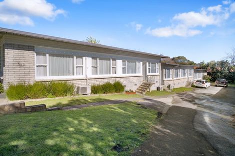 Photo of property in 2/134 Edmonton Road, Te Atatu South, Auckland, 0610