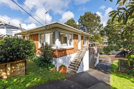 Photo of property in 1/10 Ellice Road, Totara Vale, Auckland, 0629