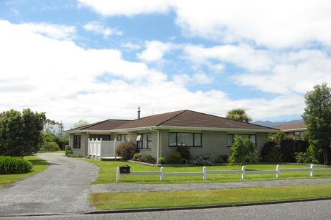 Photo of property in 167 Peel Street, Westport, 7825