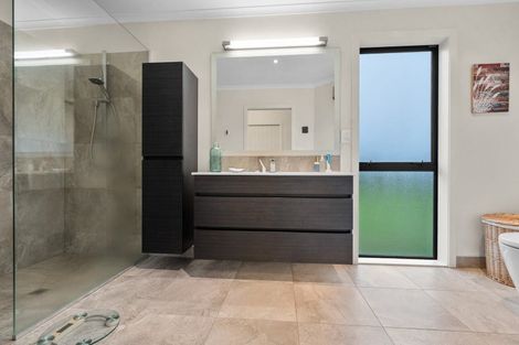 Photo of property in 24 Carrington Drive, Carterton, 5713