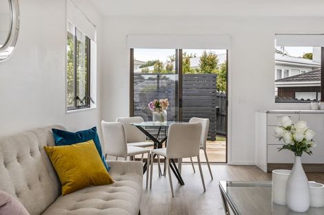 Photo of property in 1/1 Meadowvale Avenue, Forrest Hill, Auckland, 0620