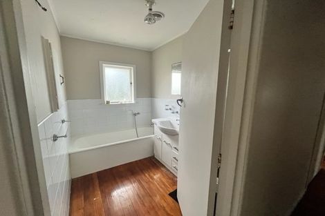 Photo of property in 258 Pakuranga Road, Pakuranga Heights, Auckland, 2010