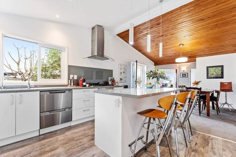 Photo of property in 432 Whangaparaoa Road, Stanmore Bay, Whangaparaoa, 0932
