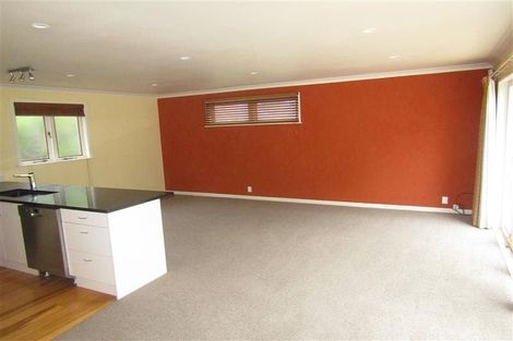 Photo of property in 2/24 Garadice Road, Rothesay Bay, Auckland, 0630