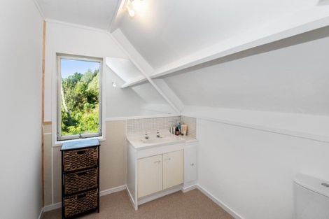 Photo of property in 211 Shaw Road, Titirangi, Auckland, 0604