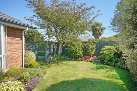 Photo of property in 24 Chesterfield Mews, Russley, Christchurch, 8042