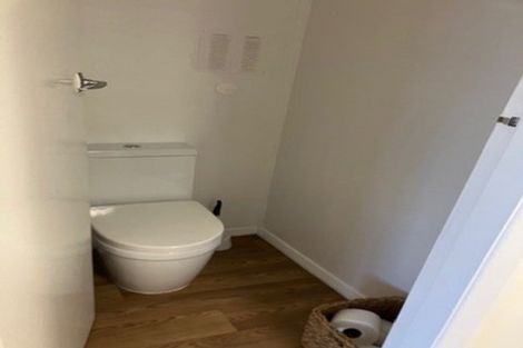 Photo of property in 48 Huntingdon Street, Northland, Wellington, 6012