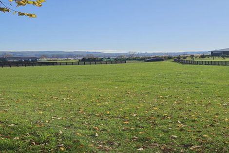 Photo of property in 4 Whare Roto Drive, Waipukurau, 4282