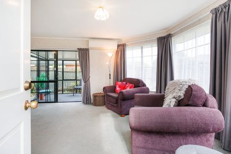 Photo of property in 8/63 North Street, Palmerston North, 4410
