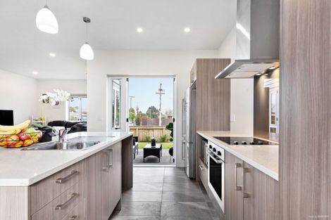 Photo of property in 77 Grove Road, Papakura, 2110