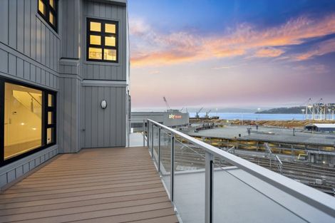 Photo of property in Endeavour Apartments, 125u1 Thorndon Quay, Pipitea, Wellington, 6011