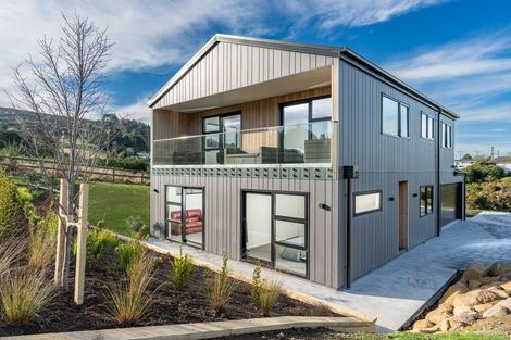 Photo of property in 22 Macleod Avenue, Halfway Bush, Dunedin, 9010