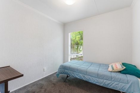 Photo of property in 4 Coromandel Court, Roslyn, Palmerston North, 4414