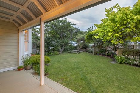 Photo of property in 89 Eden Street, Island Bay, Wellington, 6023