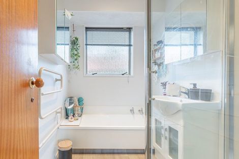 Photo of property in 73 Arcon Drive, Broomfield, Christchurch, 8042