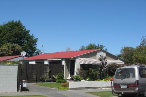 Photo of property in 32 Oldwood Street, Bishopdale, Christchurch, 8053
