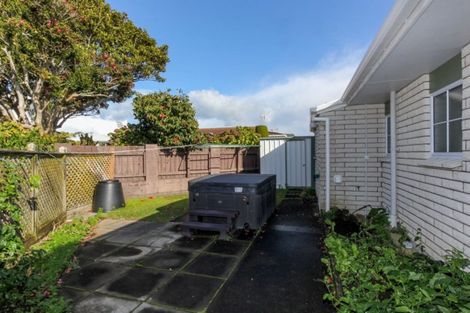 Photo of property in 1/9 Tukapa Street, Westown, New Plymouth, 4310