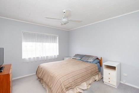 Photo of property in 37 Darlington Street, Ngatea, 3503
