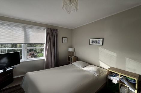 Photo of property in 1/22 Coroglen Avenue, Birkenhead, Auckland, 0626