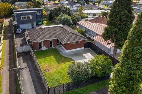 Photo of property in 15 Taikata Road, Te Atatu Peninsula, Auckland, 0610