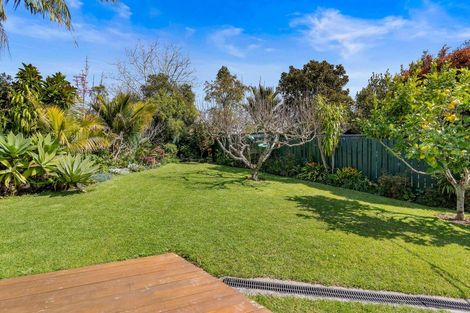 Photo of property in 26 Judkins Crescent, Cockle Bay, Auckland, 2014