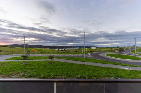 Photo of property in 218 Vaughans Road, Long Bay, Auckland, 0792