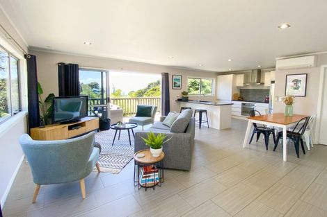 Photo of property in 33 Whaanga Road, Raglan, 3297