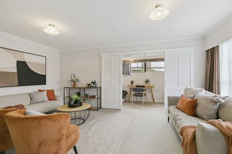 Photo of property in 87 Victory Crescent, Tawa, Wellington, 5028