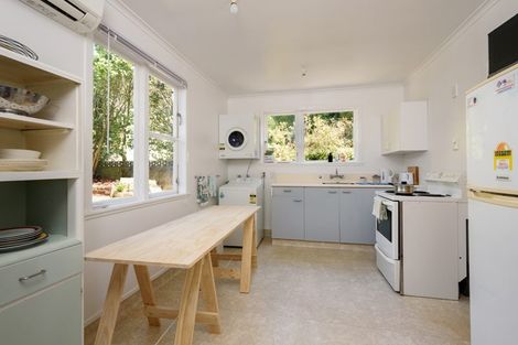 Photo of property in 58 Garden Road, Northland, Wellington, 6012