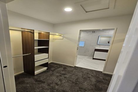 Photo of property in 2a Embling Place, Eastern Beach, Auckland, 2012
