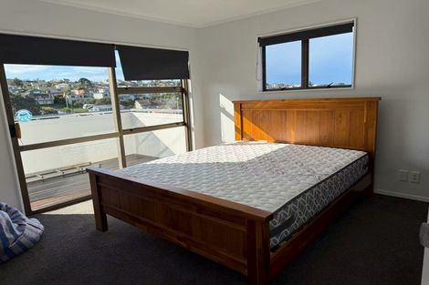 Photo of property in 2/18 Valley Road, Browns Bay, Auckland, 0630