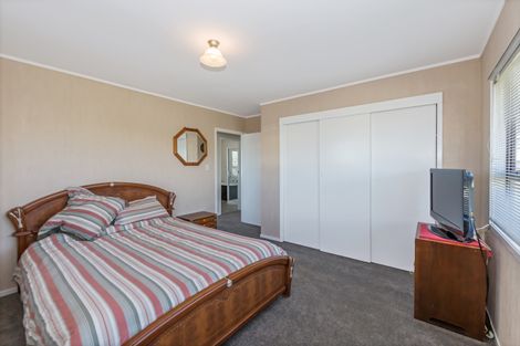 Photo of property in 1/82a Pupuke Road, Hillcrest, Auckland, 0627
