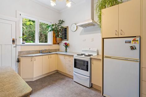 Photo of property in 10 Earls Road, Saint Clair, Dunedin, 9012