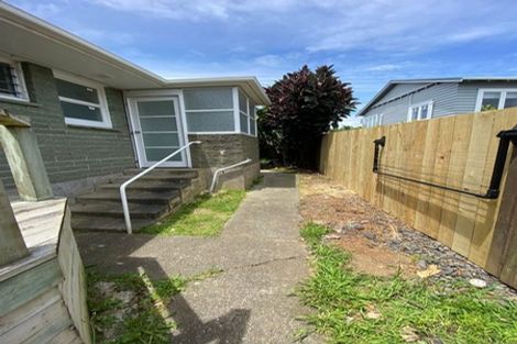 Photo of property in 2/59 Shakespeare Road, Milford, Auckland, 0620