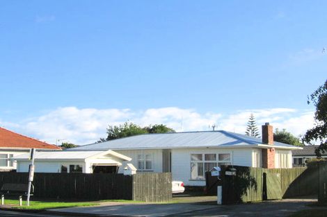 Photo of property in 2/76 Coronation Road, Papatoetoe, Auckland, 2025