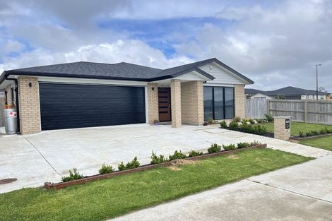 Photo of property in 4 Opouatu Avenue, Glenbrook, Waiuku, 2681