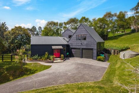 Photo of property in 7 Attwood Road, Paremoremo, Auckland, 0632