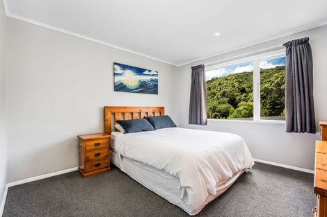 Photo of property in 77 Champion Street, Cannons Creek, Porirua, 5024