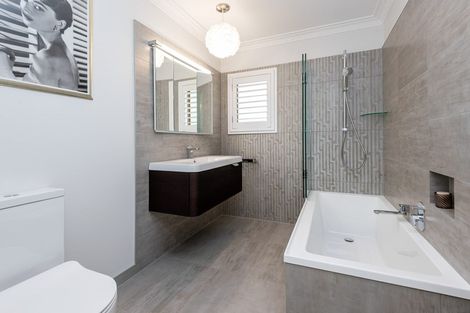 Photo of property in 105 Litten Road, Cockle Bay, Auckland, 2014
