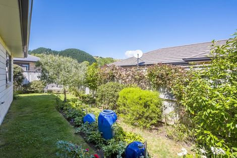 Photo of property in 25 Jade Lane, Paraparaumu, 5032