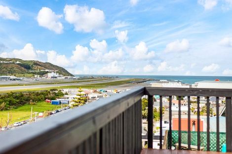 Photo of property in 35 Tirangi Road, Rongotai, Wellington, 6022