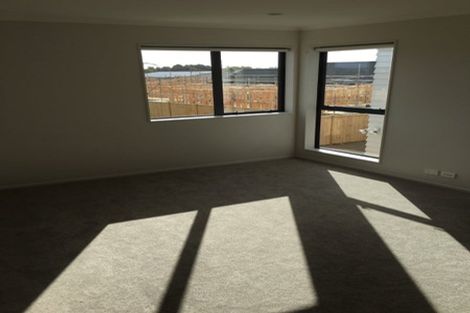 Photo of property in 21 Costa Viva Crescent, Karaka, Papakura, 2113